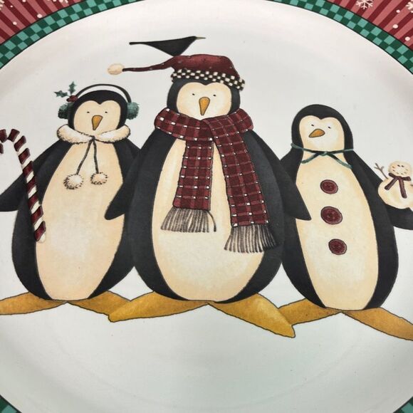 Debbie Mumm Sakura Penguin Plate with Red & Green & snowflakes like new 1998 - Picture 2 of 6